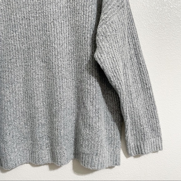 American Eagle Oversized Softest Crew Neck Sweater in Grey - Picture 5 of 7